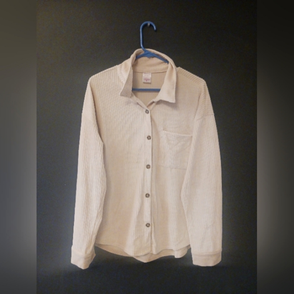 No Boundaries XL women's creme long-sleeve button down top - Picture 1 of 3